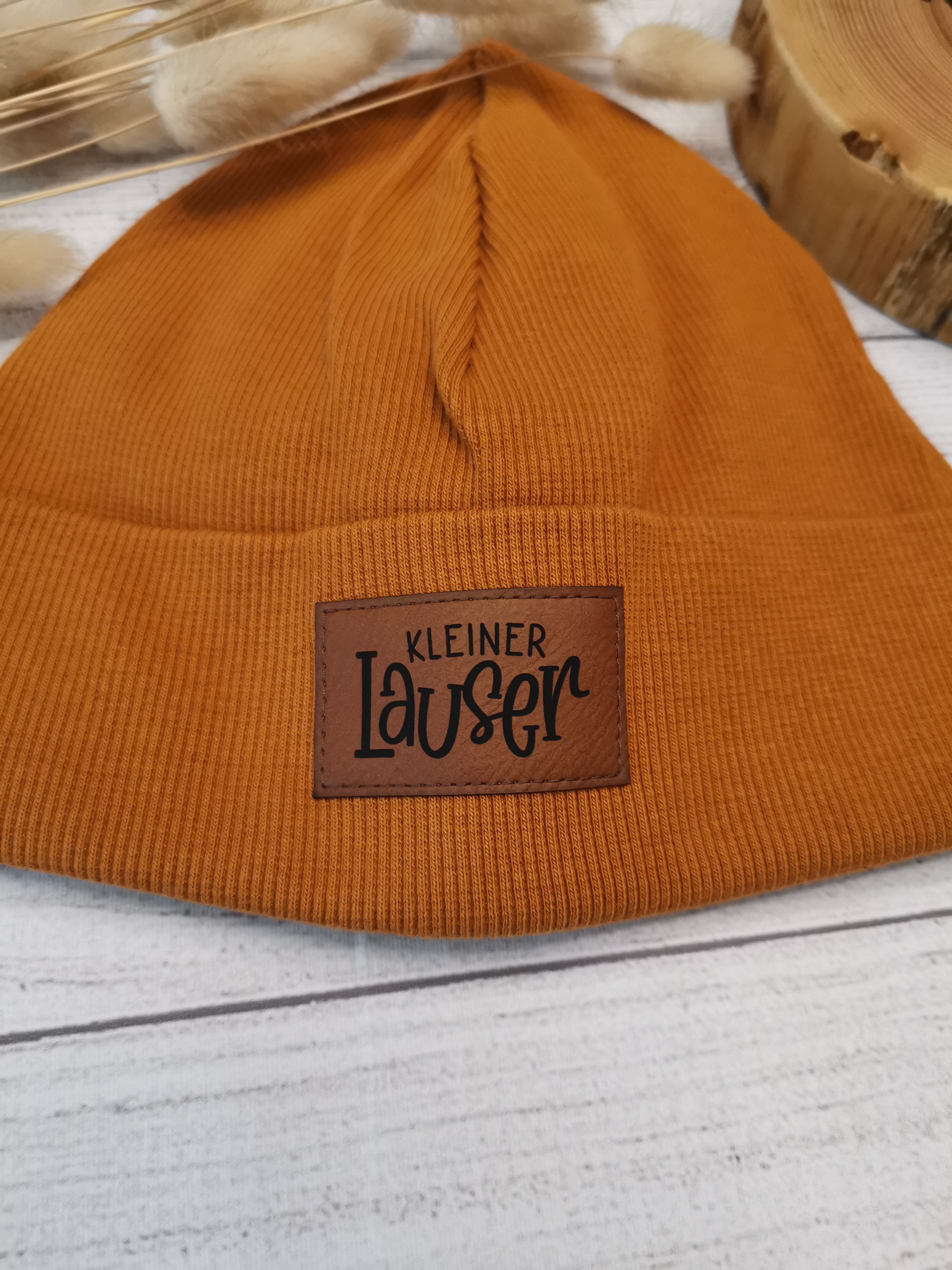  Beanie mit Label - curry/Lauser - Gr 4 (KU 46-49 cm)